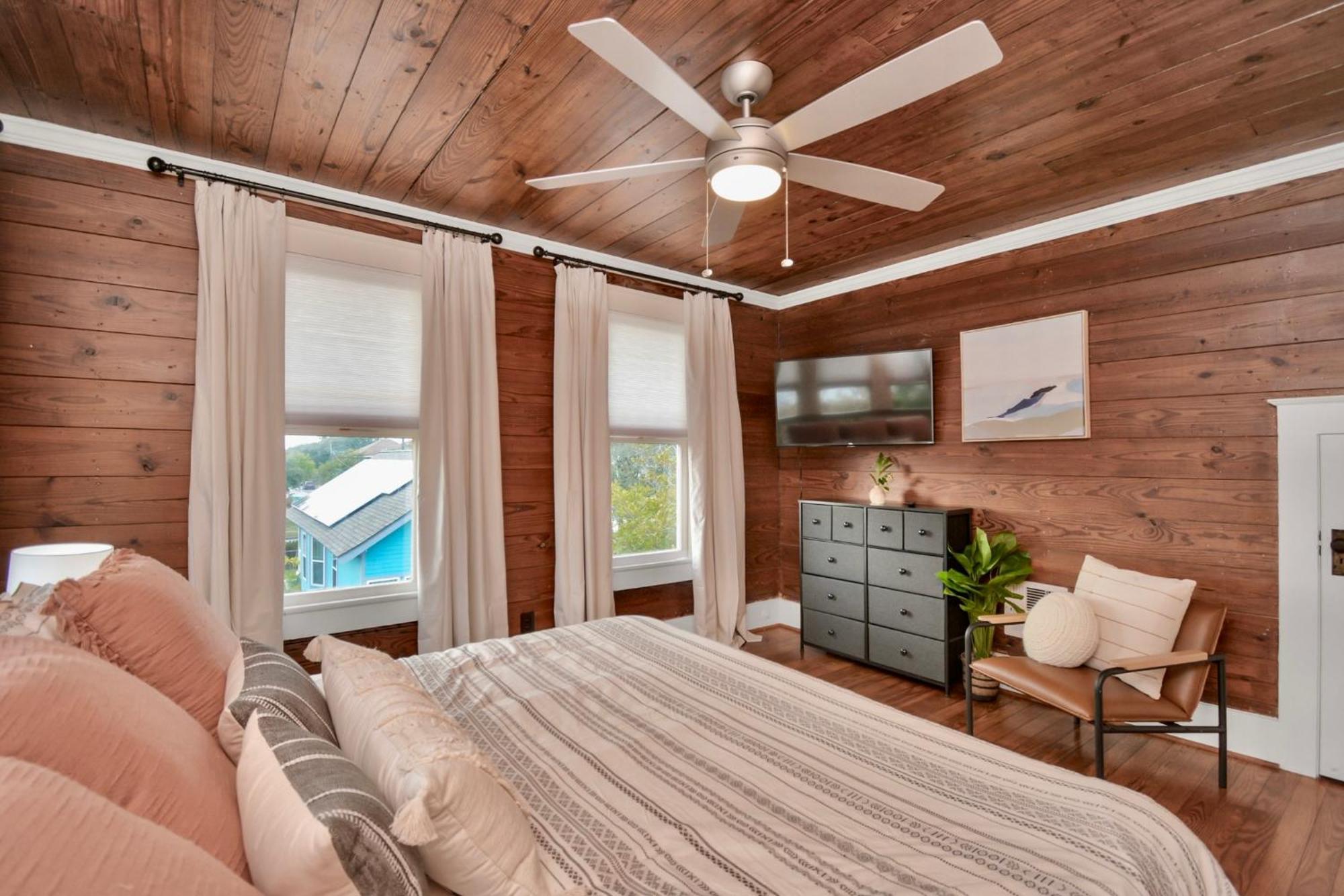 Coastal Craftsman- Walk To Beach & Pleasure Pier- As Seen On 'Restoring Galveston' المظهر الخارجي الصورة