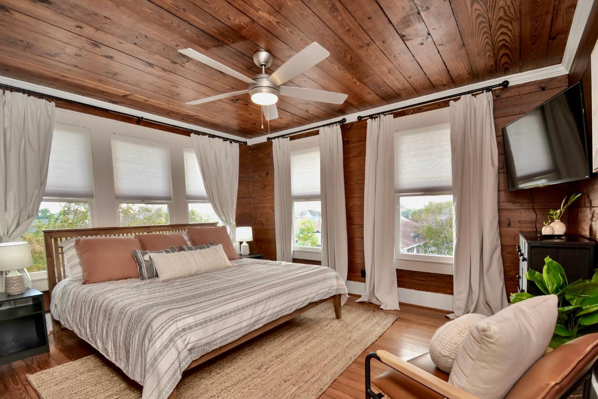 Coastal Craftsman- Walk To Beach & Pleasure Pier- As Seen On 'Restoring Galveston' المظهر الخارجي الصورة